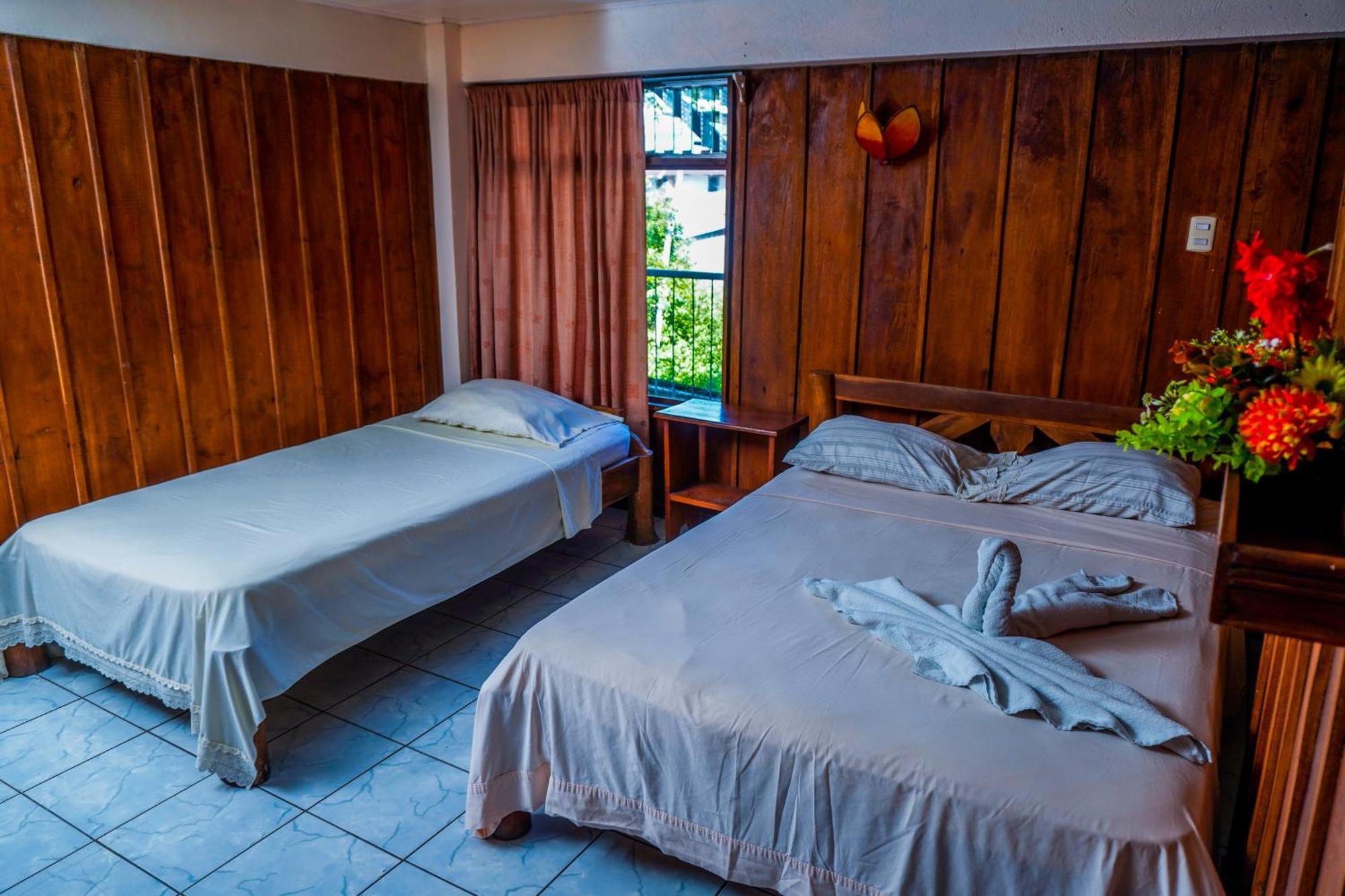 Hospedaje Angeluz Quesada  Luaran gambar
