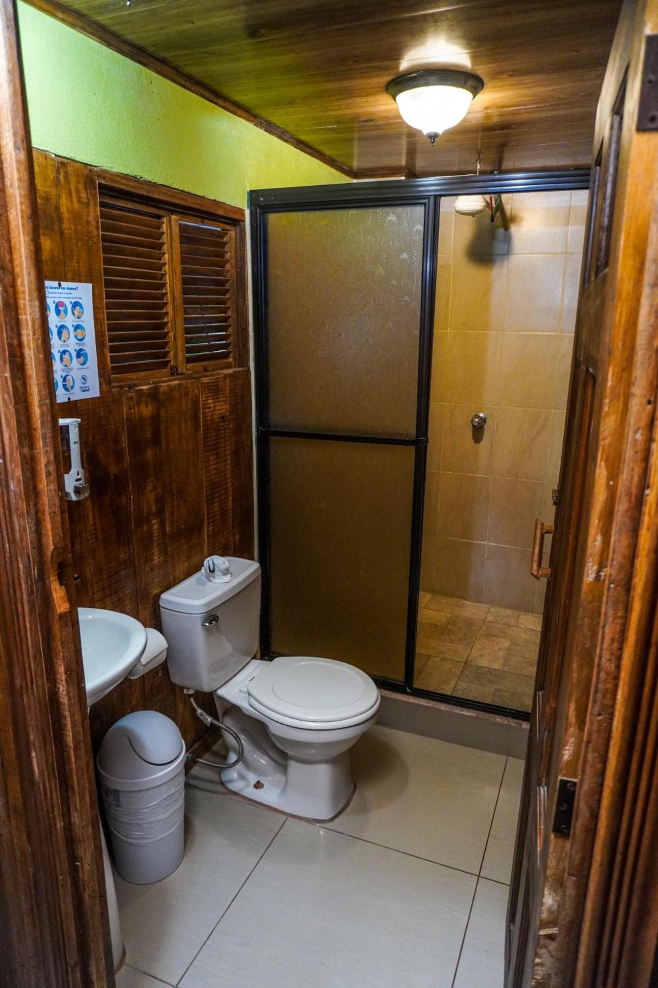 Hospedaje Angeluz Quesada  Luaran gambar