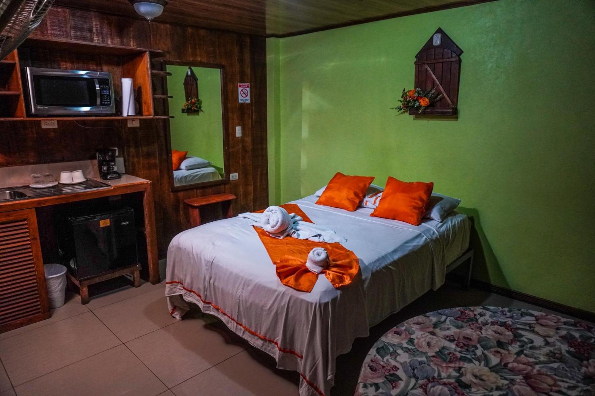 Hospedaje Angeluz Quesada  Luaran gambar