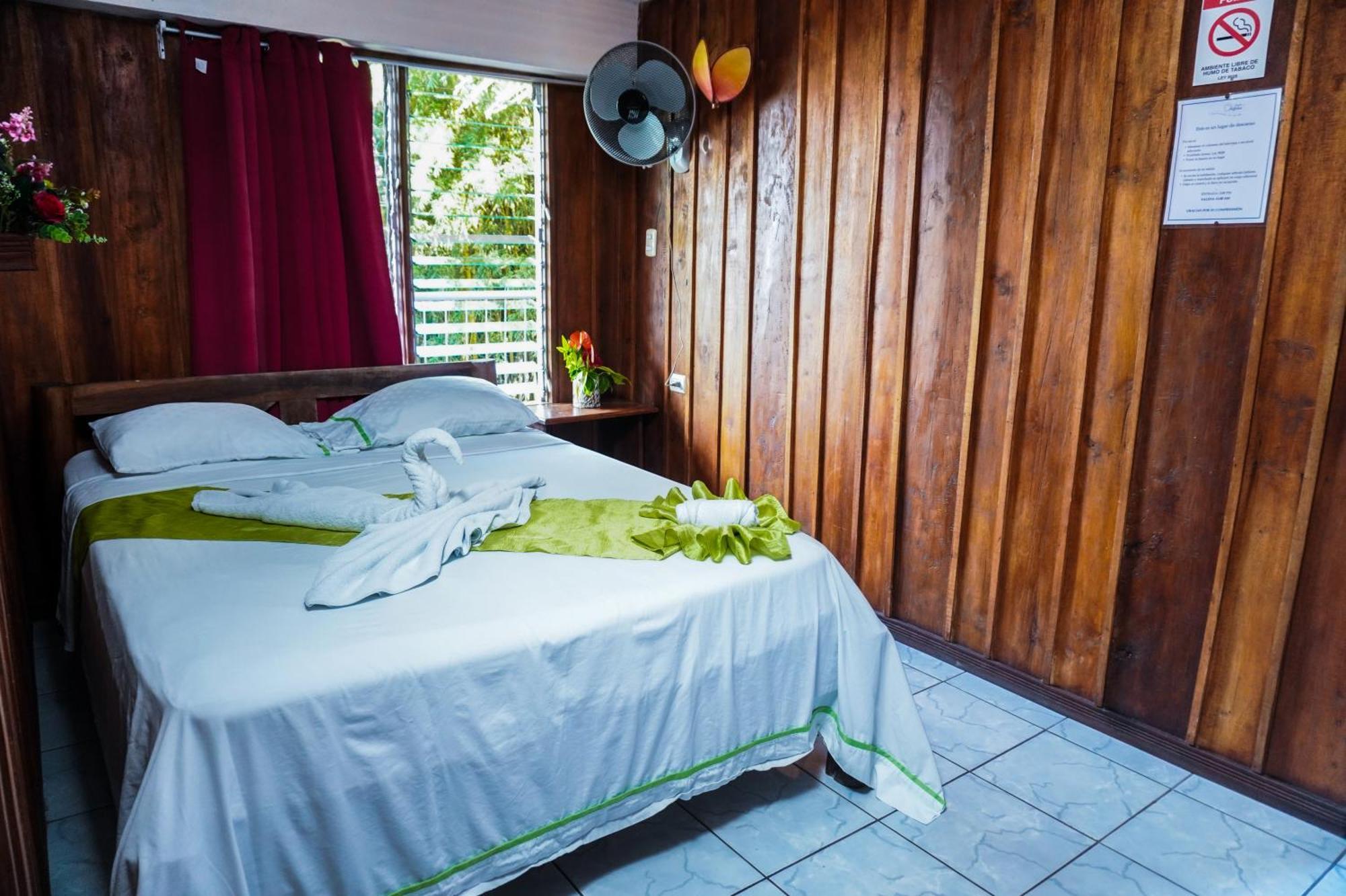 Hospedaje Angeluz Quesada  Luaran gambar