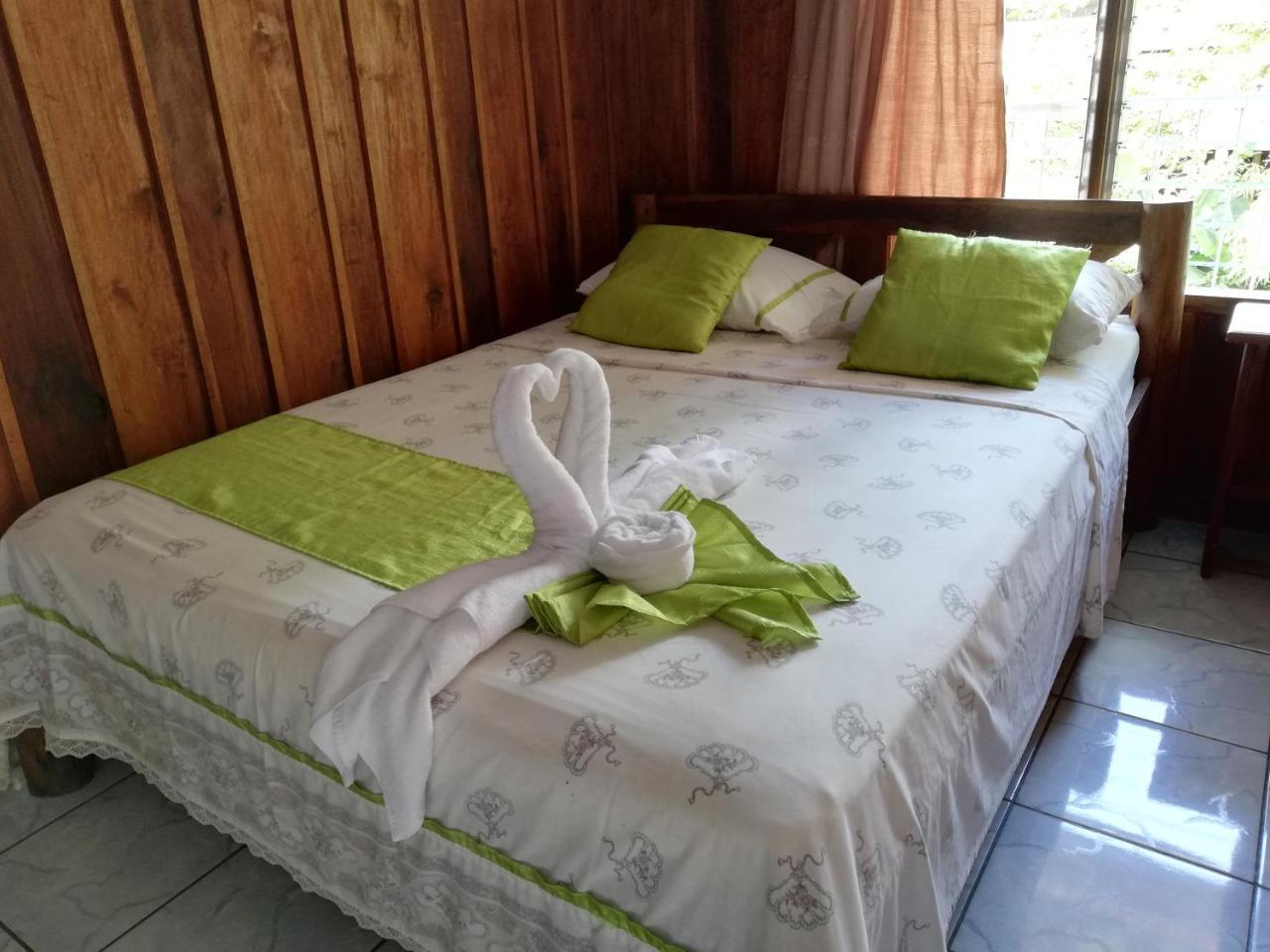 Hospedaje Angeluz Quesada  Luaran gambar